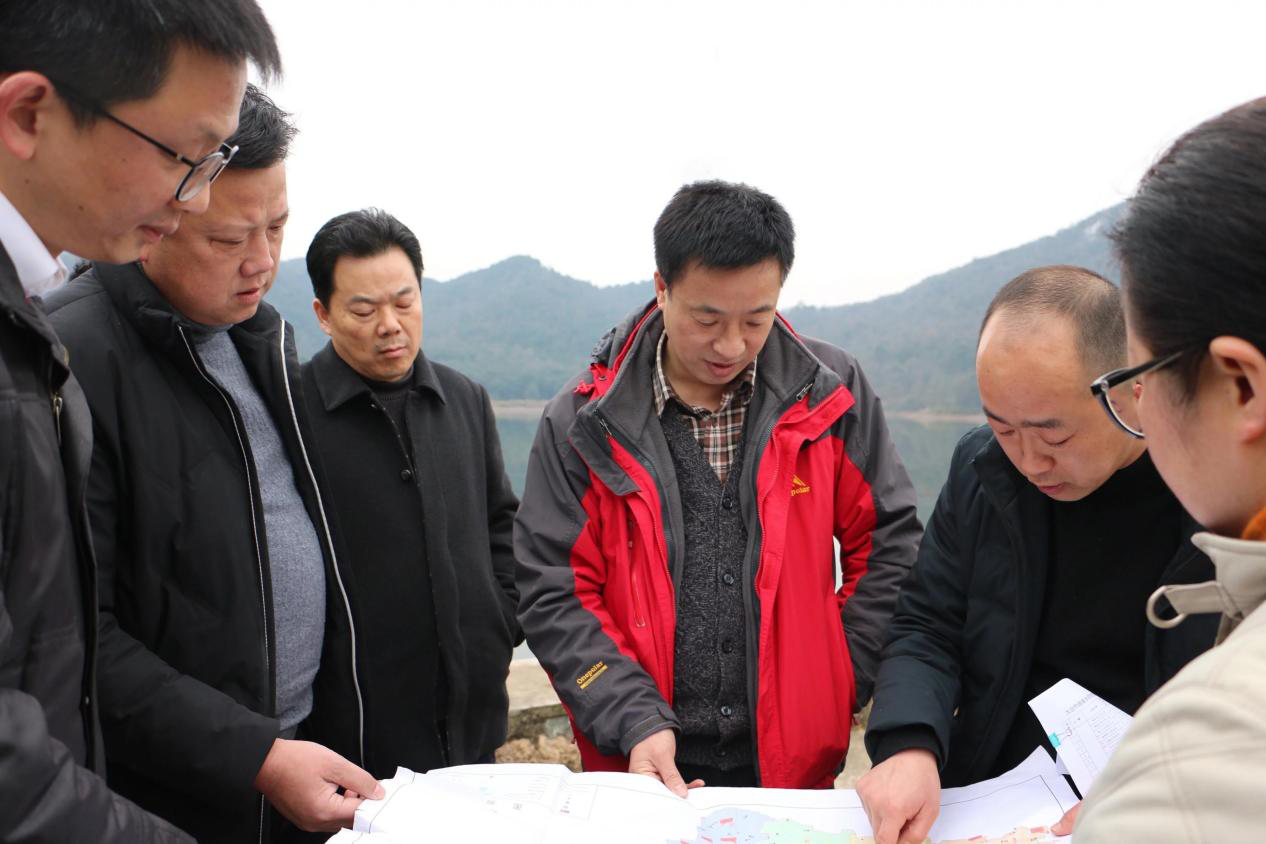 大冶市委副书记,代市长万鼎调研河湖长制工作